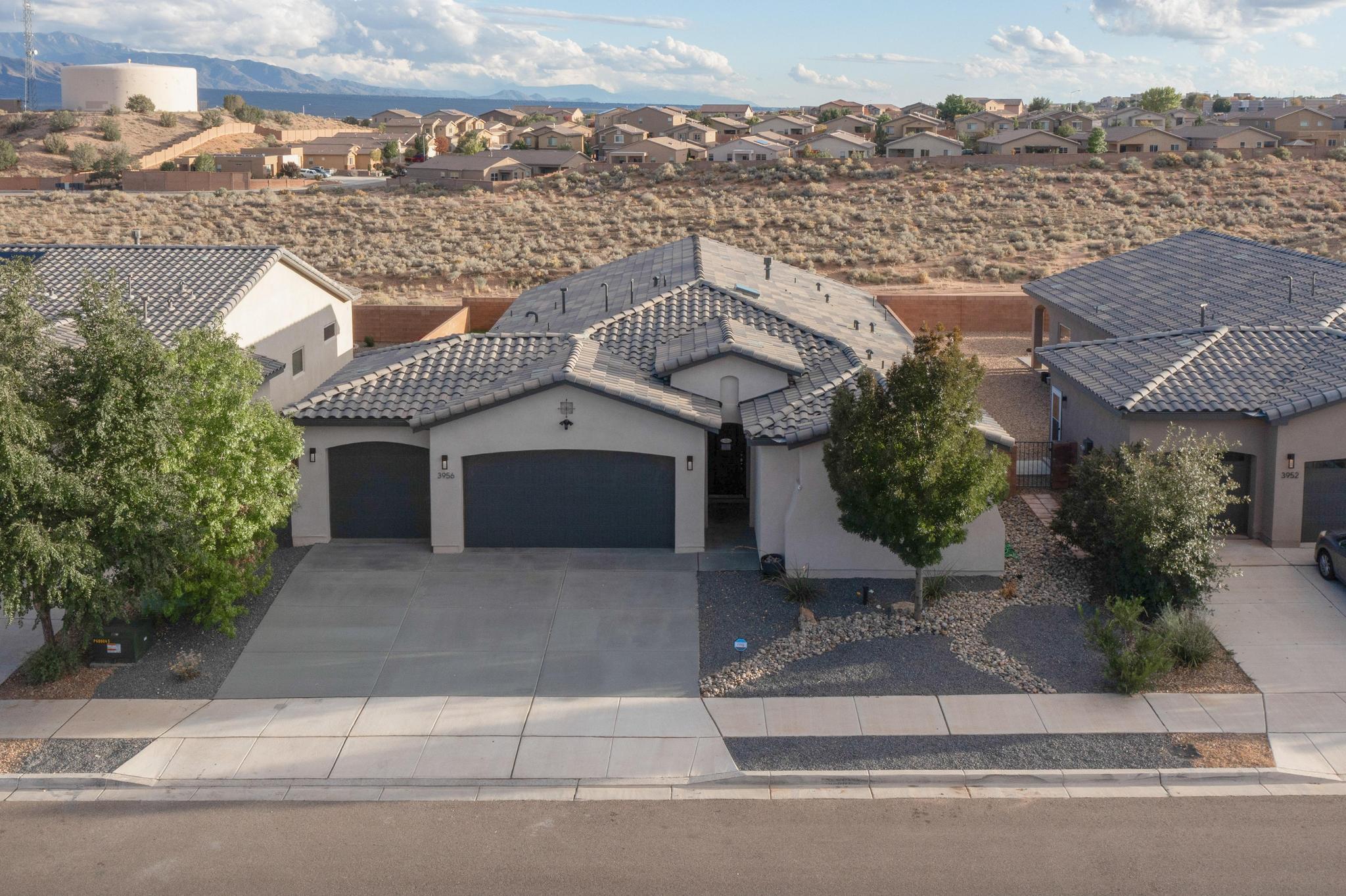 3956 Kodiak Road NE - Main Image