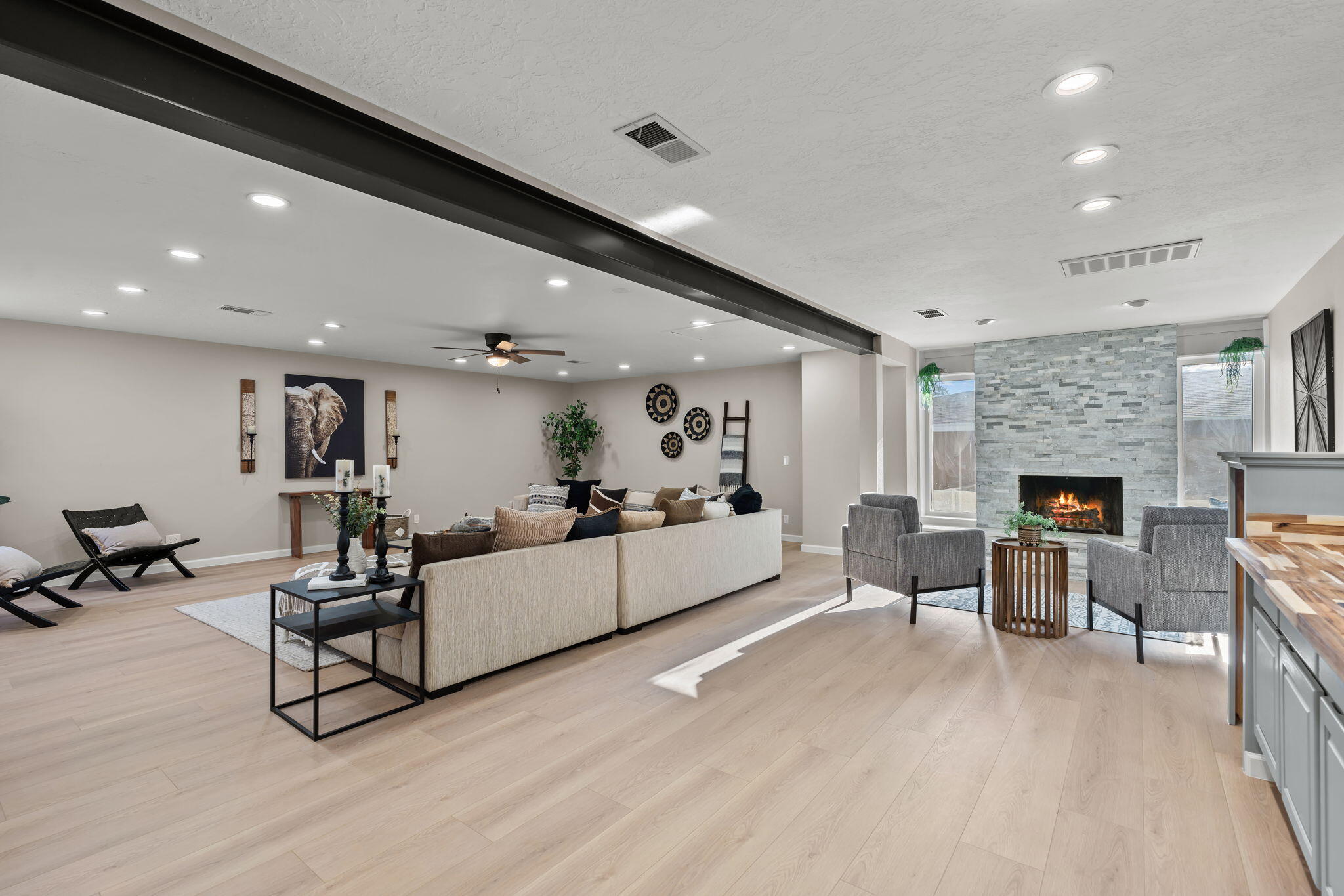 9011 Gutierrez Road NE - Main Image