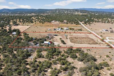 33 Valley Road, Edgewood 