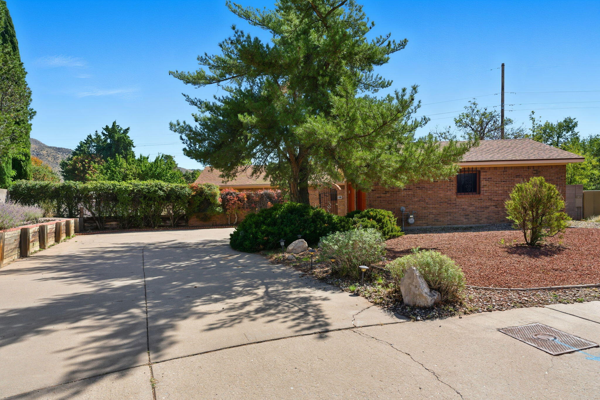 4013 Glen Canyon Court NE - Main Image