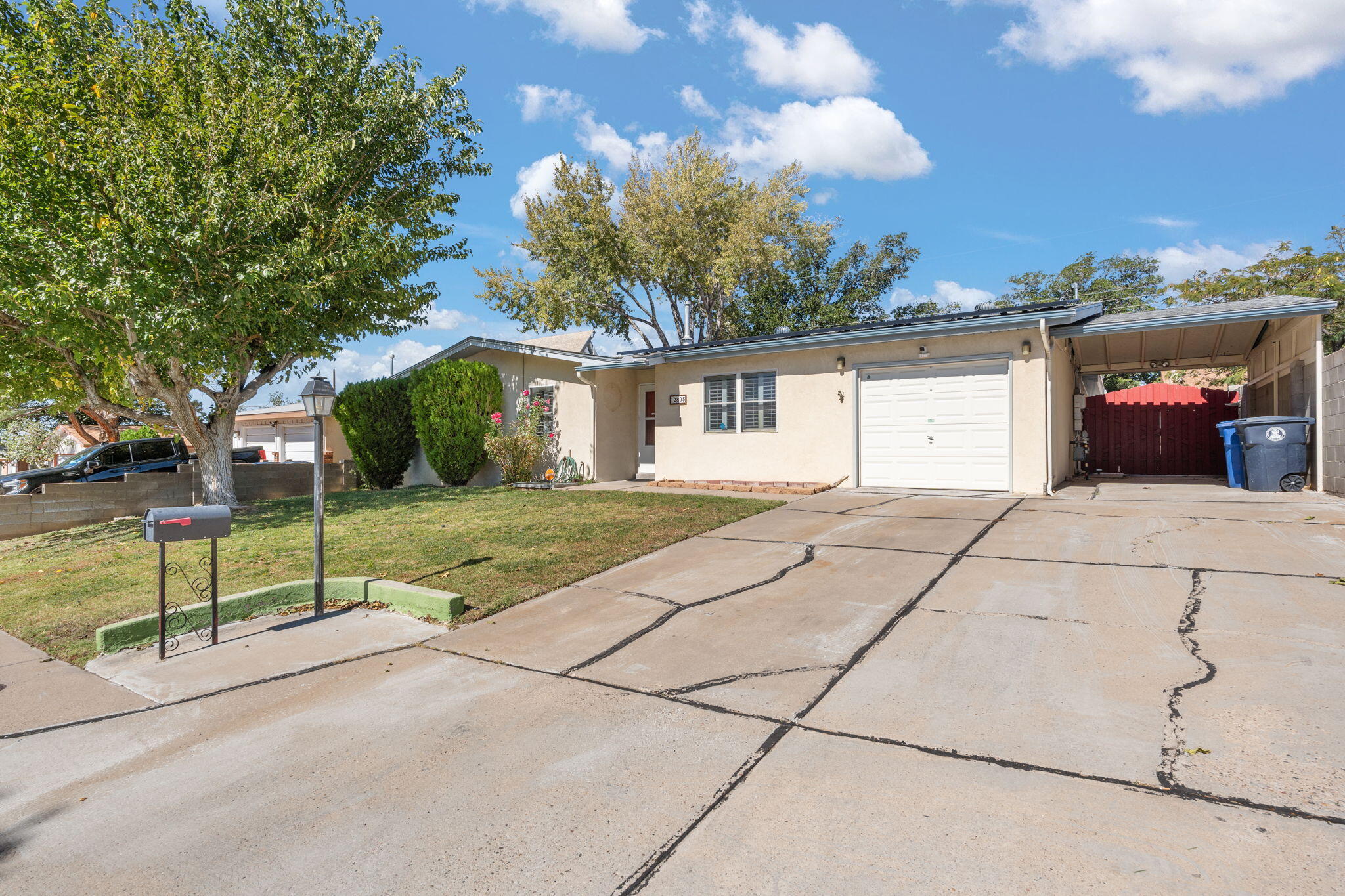 12805 Mountain View Avenue NE - Main Image