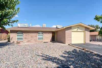 1725 Geraldine Place SE, Rio Rancho 