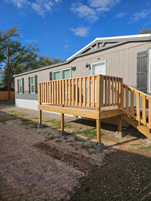 225 Gensen Drive SW, Los Lunas 