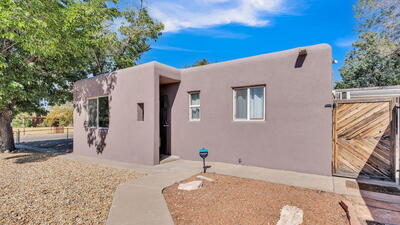 2504 Valencia Drive NE, Albuquerque