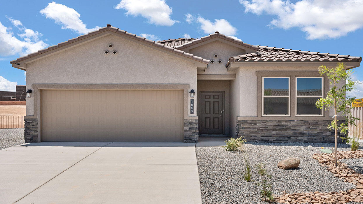 1607 Mountain Man Court NE - Main Image
