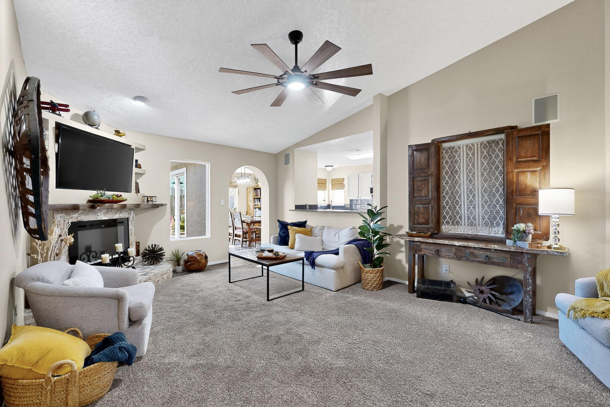 6604 Tierra Vista Avenue NW - Main Image