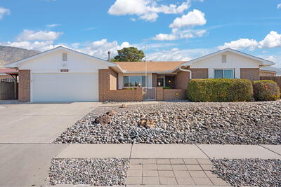 1620 MONTE LARGO Drive NE, Albuquerque