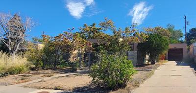 804 Princeton Drive SE, Albuquerque