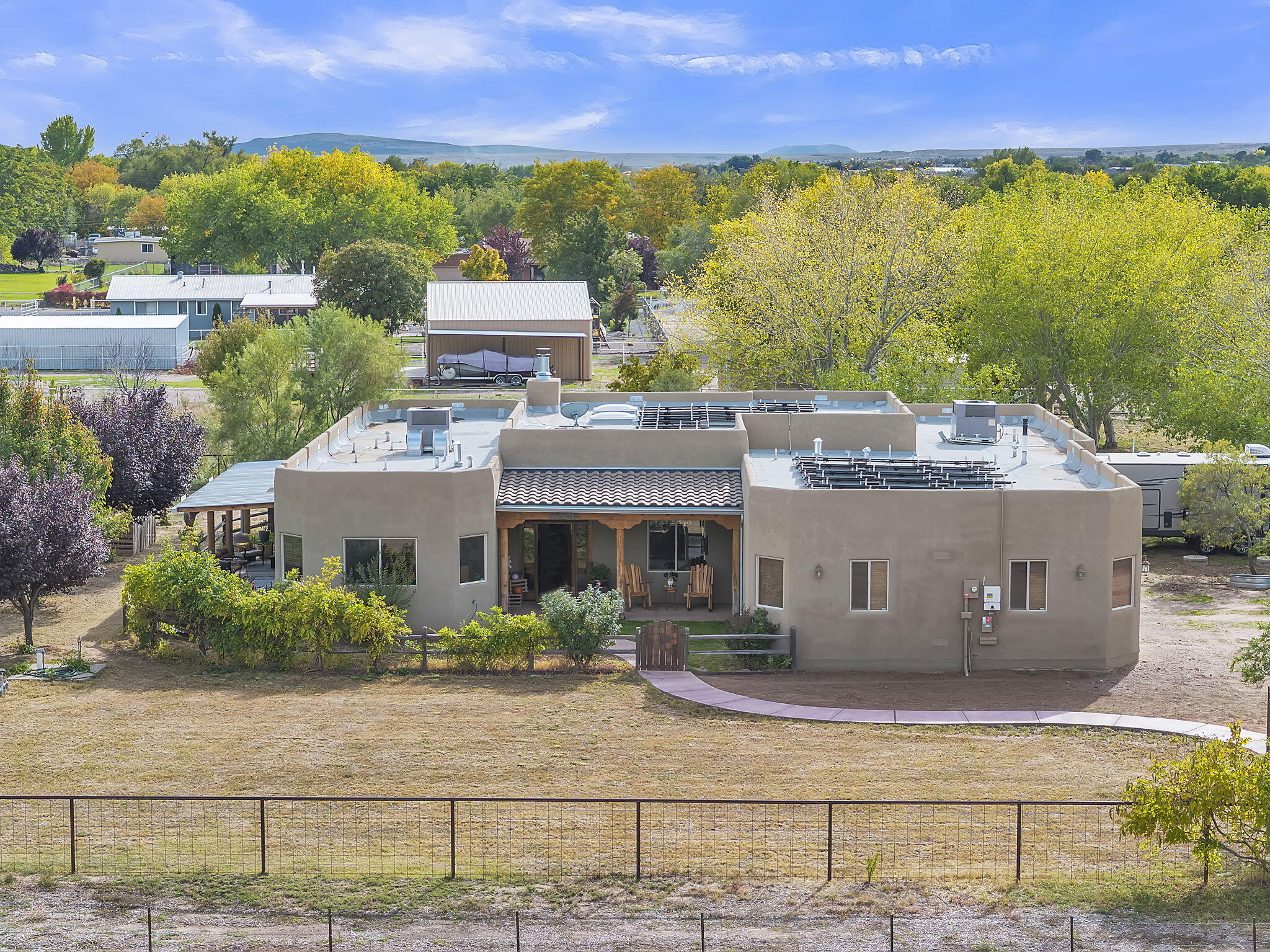 2620 Pajarito Road SW - Main Image