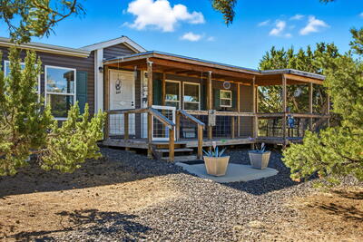 44 Brook Boulevard, Quemado