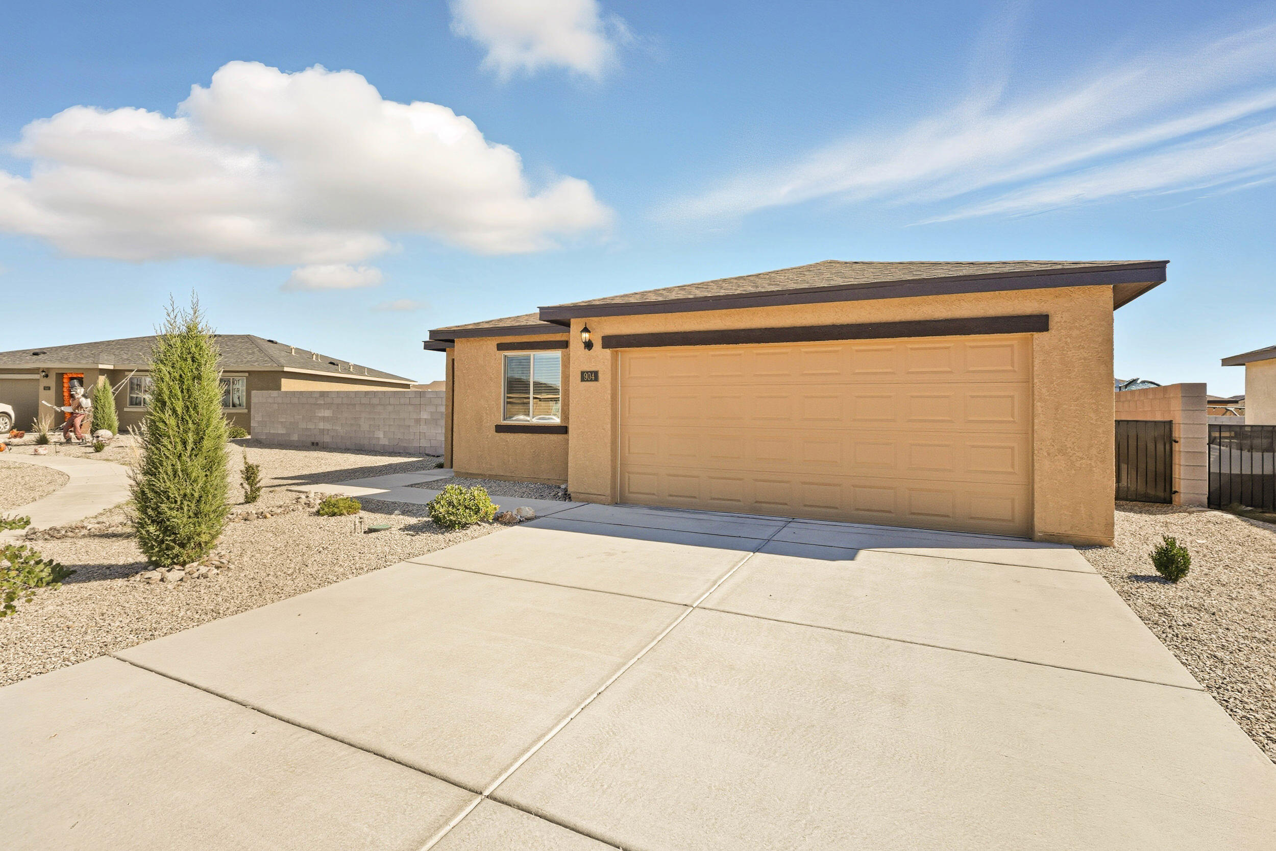 904 Calle De Los Lilias - Main Image