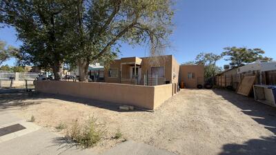 218 Alcazar Street NE, Albuquerque