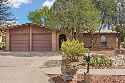 1304 HIAWATHA Drive NE, Albuquerque 