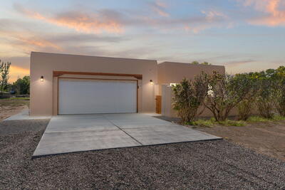 810 Paseo Del Rio Place SW, Albuquerque