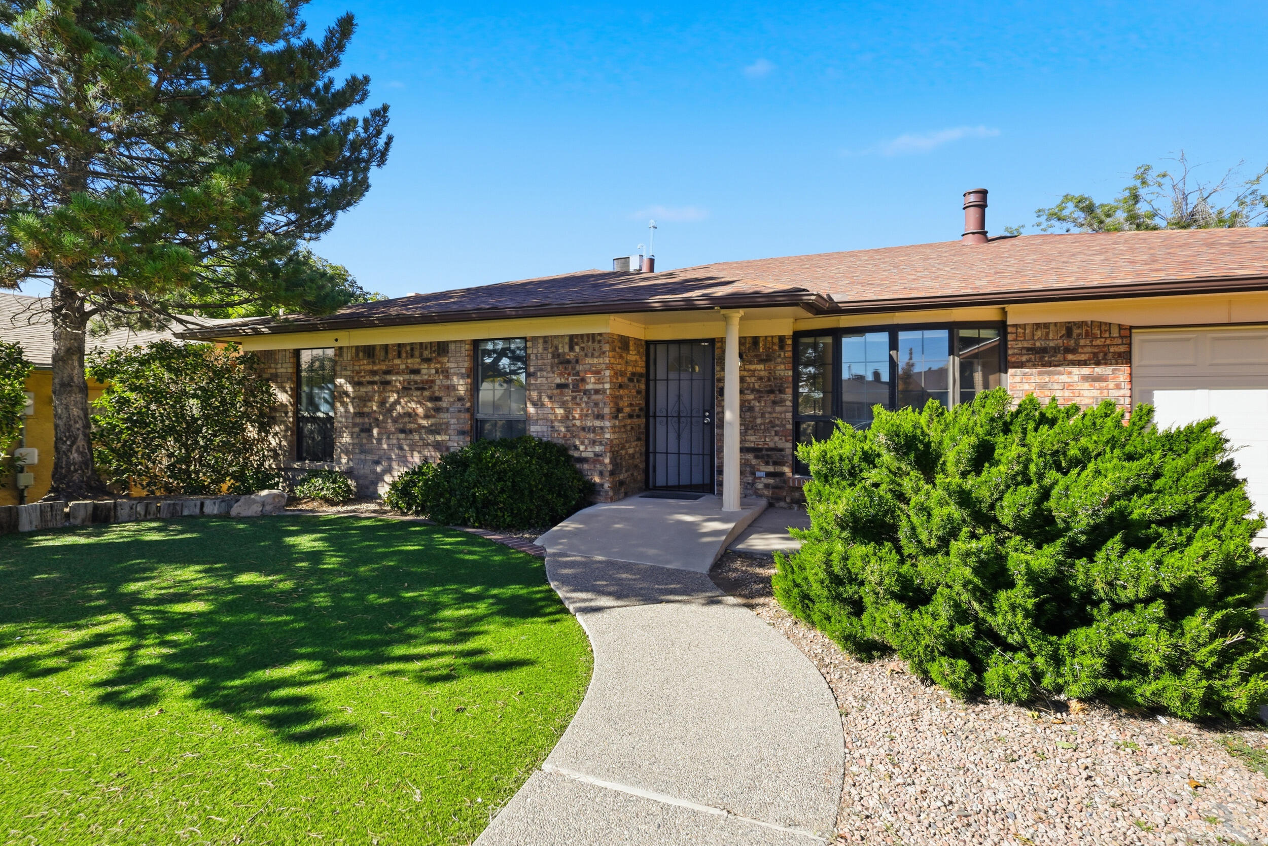 6917 Marilyn Avenue NE - Main Image