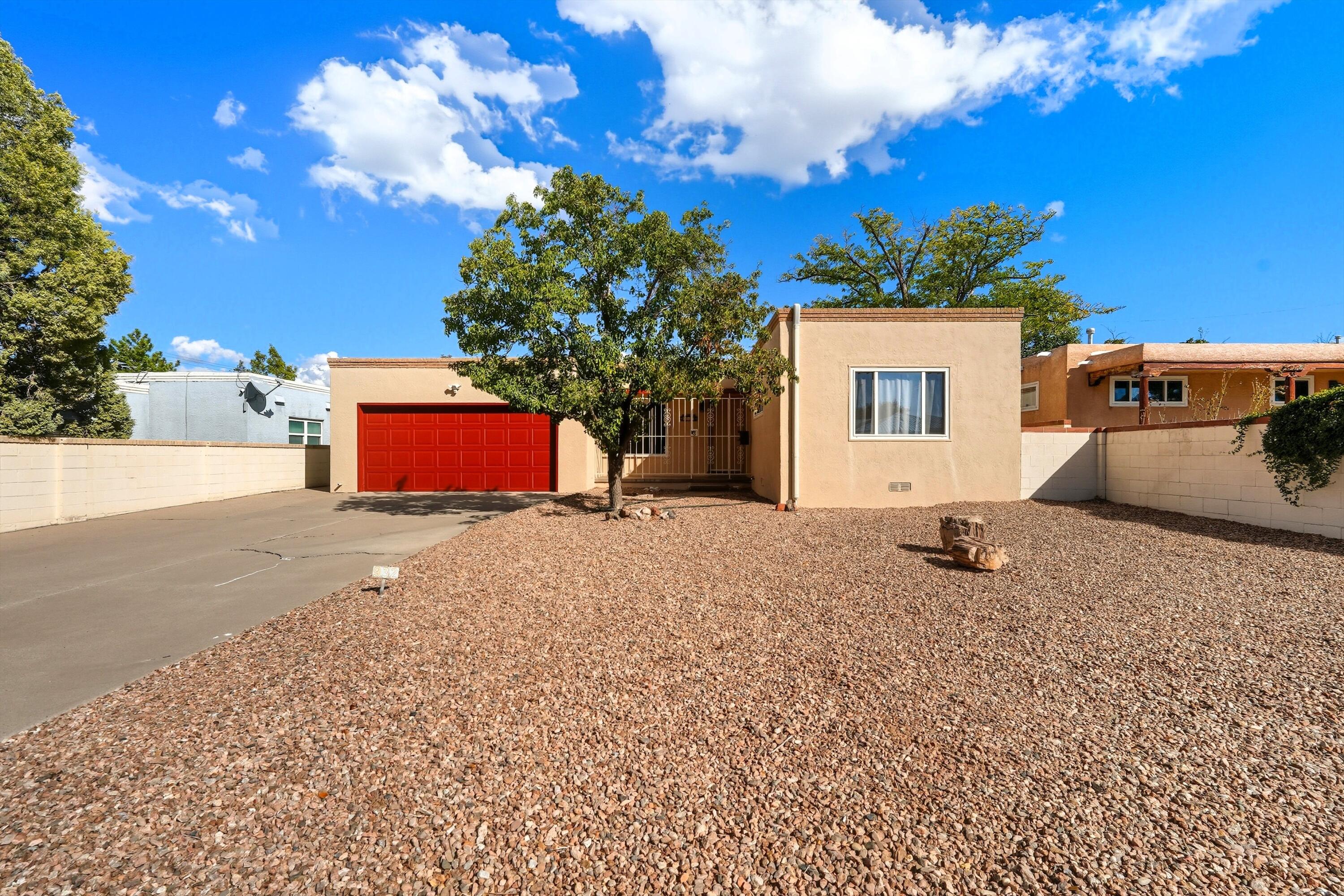 932 Manzano Street NE - Main Image