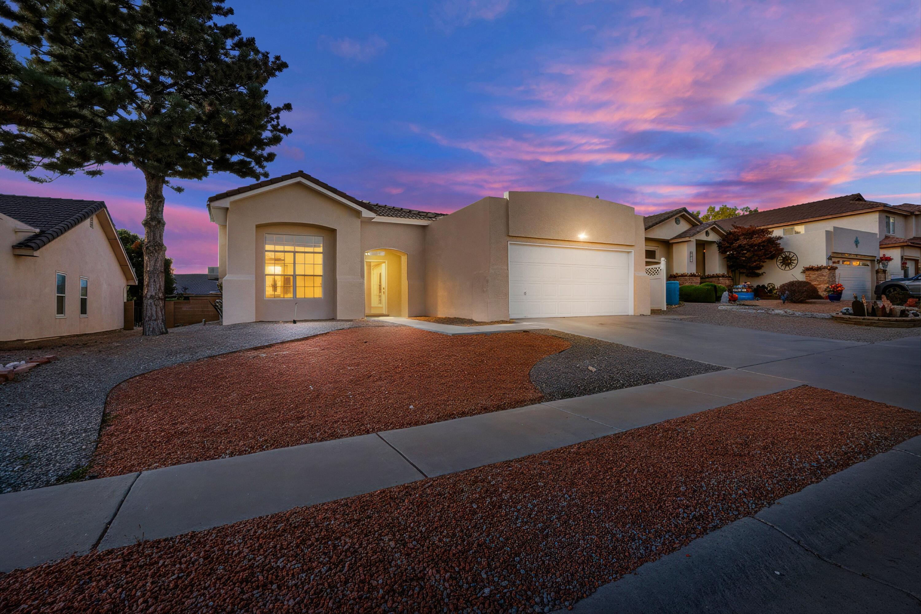 8306 Calle Ensueno NW - Main Image