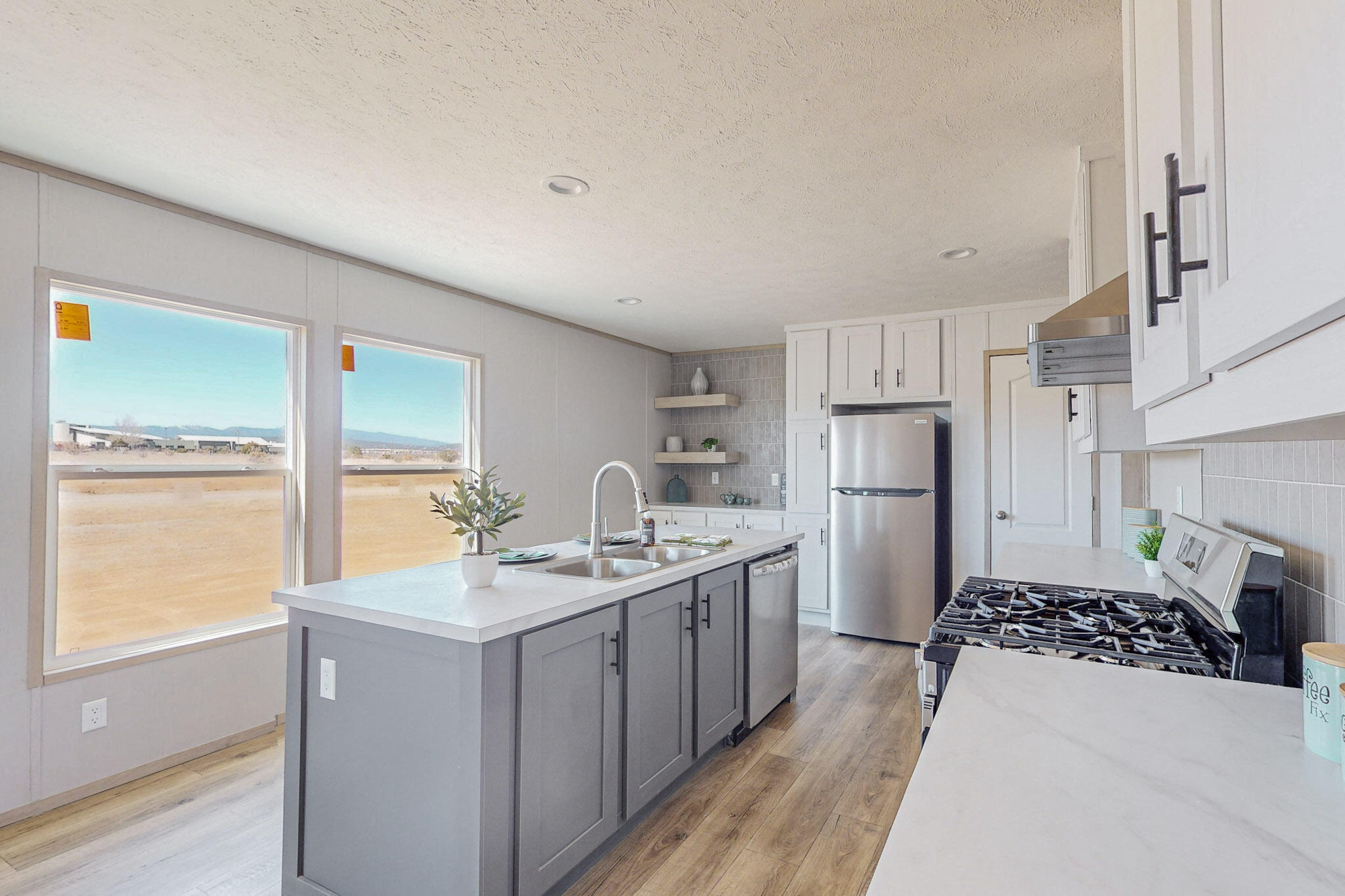 13 Espejo Avenue - Main Image