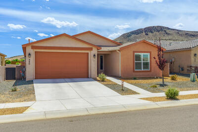 590 Rio Chama Circle SW, Los Lunas