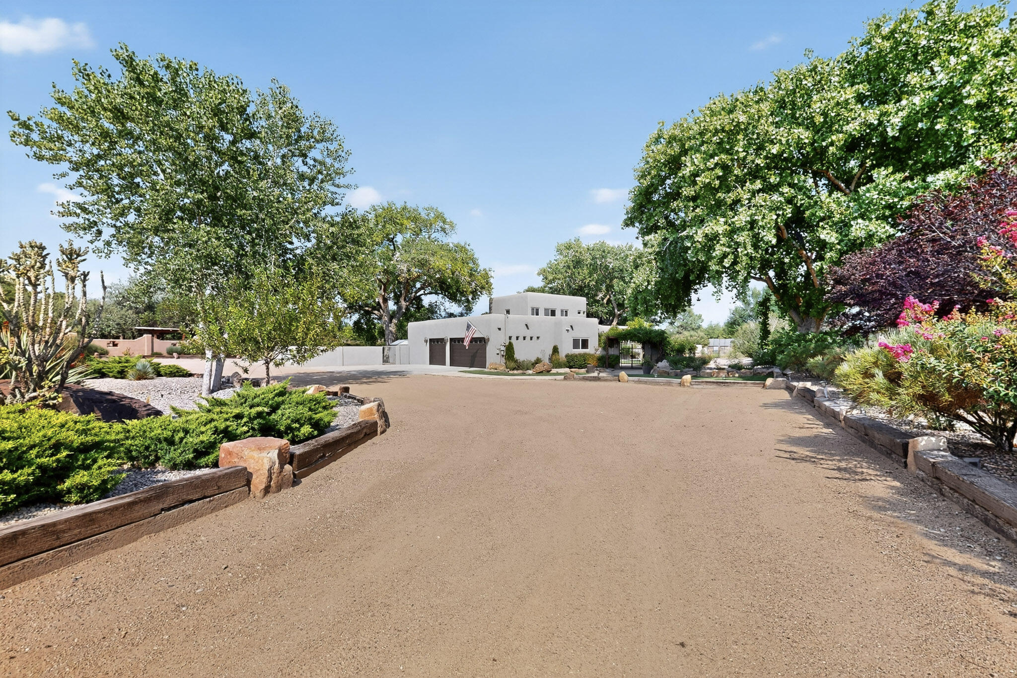 2609 Pajarito Meadows Road SW - Main Image