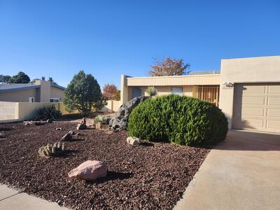 8805 Yankee Drive NE, Albuquerque