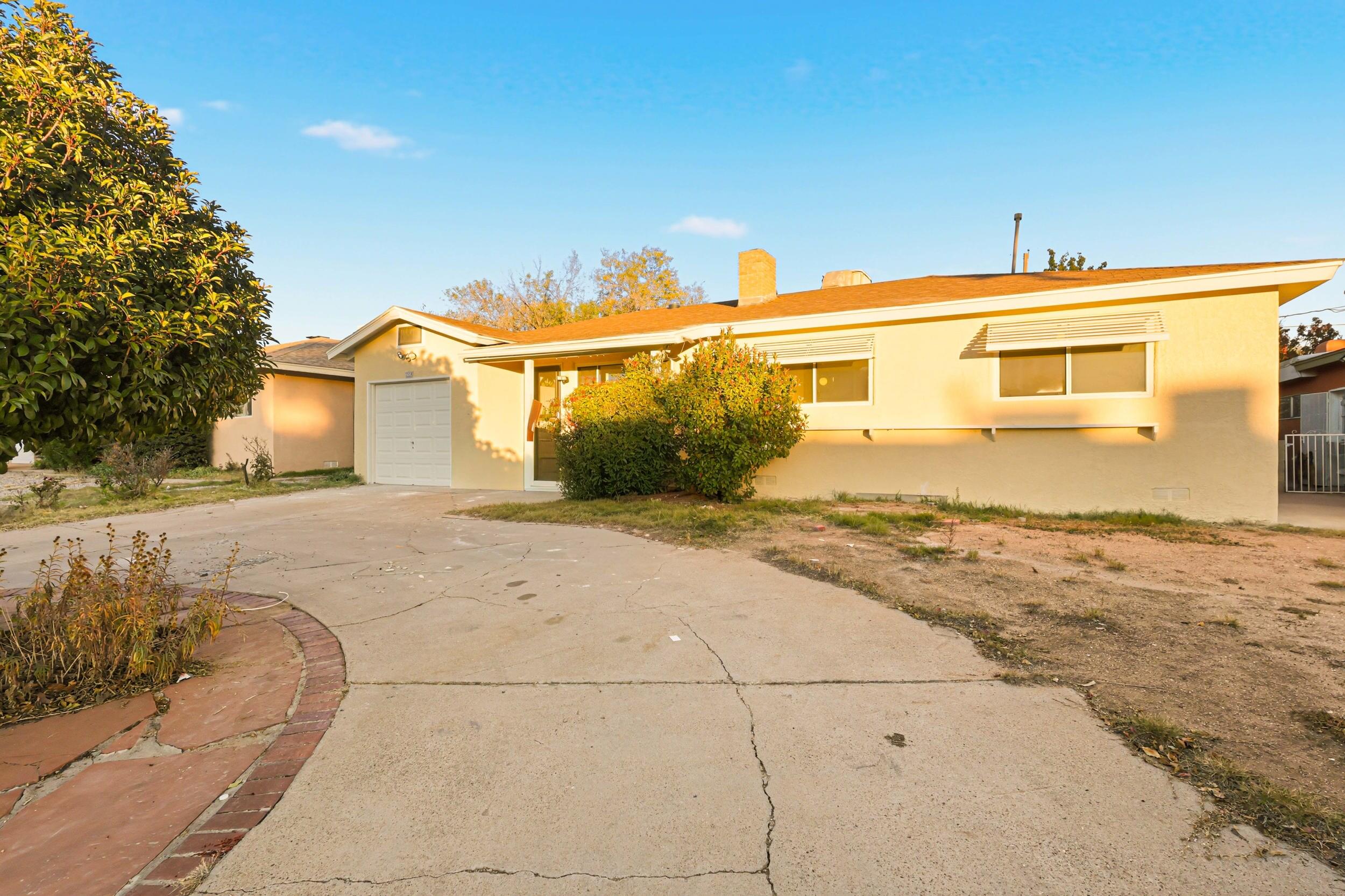 2924 Cagua Drive NE - Main Image